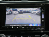 バックモニター装備。画面にて後方の確認が行えるので、バック駐車や車庫入れの際には重宝します。車の運転に慣れない方でも安心のガイドライン表示機能付。