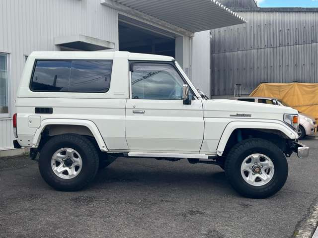 トヨタ ランドクルーザー70 4.2 ZX FRPトップ ディーゼル 4WD の