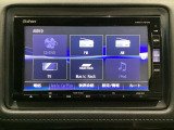ナビゲーションはフルセグTVのGathers純正メモリーナビを搭載しています。Bluetoothオーディオ機能がありますので、スマートフォンなどの音楽も再生できます。