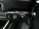 前方車両を感知して一定の車間距離を保ちながら追従走行するアダプティブクルーズCが装備されております。ロングドライブにはぜひ欲しい機能です。
