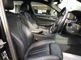 ゆったりとしたシートですので、長時間の運転でも快適にお過ごしいただけます。