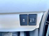 運転席から左側電動スライドドアの開閉をしていただけます♪お子様のお迎えや雨の日の乗り降りなどもスムーズにしていただけます☆