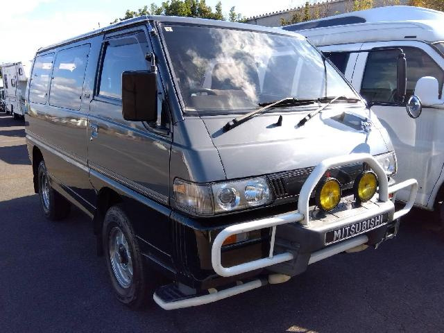 三菱デリカスターワゴン純正エクシードテーブル 純正オプション大型テーブル（三菱 デリカスターワゴン・3代目