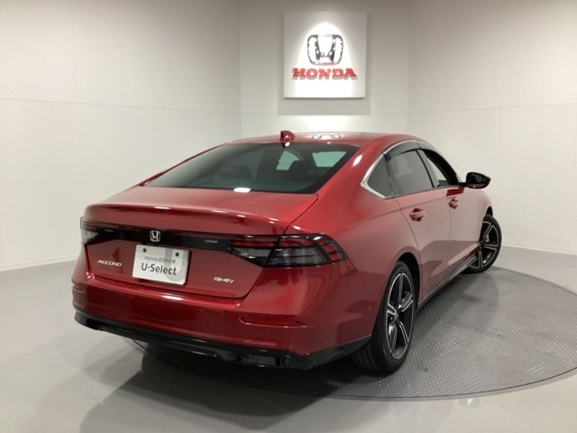 ホンダ アコード 2.0 の中古車詳細 (7,000km, イグナイトレッド