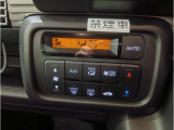 操作ボタンが大きくシンプルなエアコンです。運転中の操作もしやすいです!