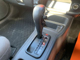 ★中古車なので、傷や凹みは多少はございます。小さな傷から大きな傷までさまざまです。大きな傷凹みは鈑金塗装修理後にお渡しを致しております。自社鈑金工場完備ですので、スピーディーな対応が可能です!