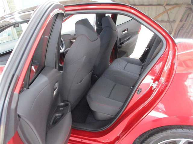 中古車 トヨタ カローラスポーツ 1.8 ハイブリッド G Z の中古車
