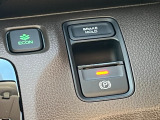 電子パーキングブレーキが標準装備です。ワンプッシュなので楽々です。