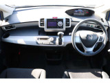 すっきりとしたダッシュボード回り!フロントビューの視界も良くて運転しやすいですよ♪