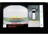 車両を上から見たような映像をナビ画面に表示するパノラミックビューモニターが付いています。