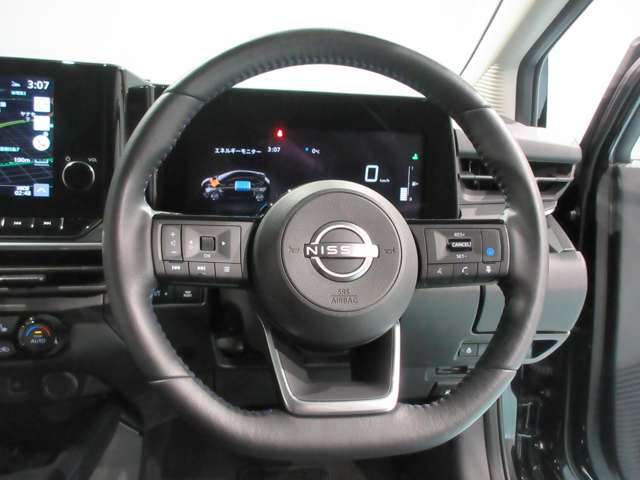 日産 ノート 1.2 AUTECH クロスオーバー FOUR 4WD の中古車詳細