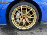 BBS19インチAW(ゴールド塗装)&245/35R19タイヤ装着☆finaleditionの大きい特徴の1つにもなります( `ー´)ノ