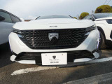 新車に付保している新車保証(初回車検満了時まで)を継承してご納車致します。 保証継承費用は本体車両価格の中に含まれております。