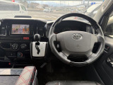自社認証工場を完備しておりますので、納車前の車検・整備や、アフターメンテナスもばっちりですので、安心して当社にお任せ下さい。また、当社にて車輌ご成約のお客様はオイル交換永久無料のサービス付きです!また