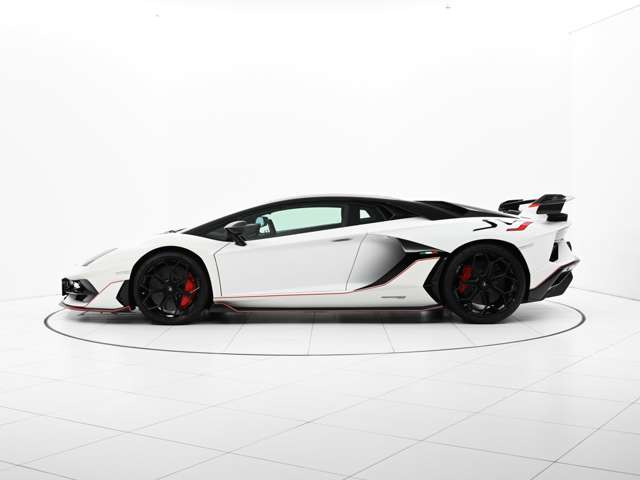 中古車 ランボルギーニ アヴェンタドール SVJ 4WD の中古車詳細