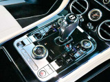 正規D車/整備記録簿/禁煙車/スペアキ-/プロテクションフィルム施工/ナビ/TV/Bluetooth接続/360°カメラ/デジタルインナ-ミラ-/ドライブレコ-ダ-機能/ツ-トン内装(アイボリ-&ネイビ-)/右H/室内車庫保管