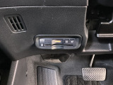ハンドルの左下にETCがついています。高速道路の料金所の通過も楽々です!。カードの取り出しもしやすい場所についています。