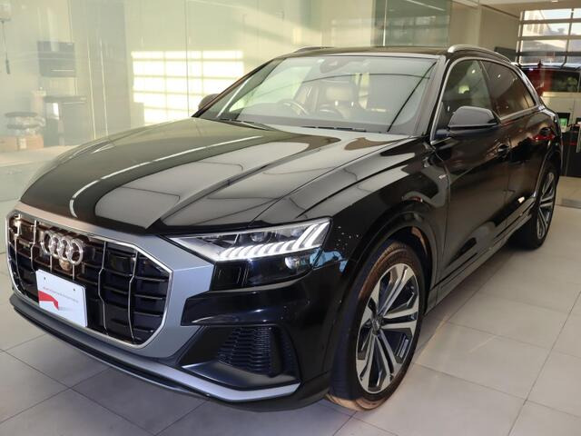 Q8 55 TFSI クワトロ 4WD 
