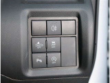 お車選びをお楽しみ頂けるよう、在庫車の展示スペースを十分に確保しております。