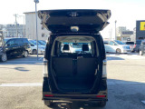 彦根インターからお車で3分とアクセス便利!近くには有名観光地の彦根城もありますので、観光と合わせてのご来店も良いですね♪活気溢れる自慢のスタッフがお客様のご来店をお待ちしております!