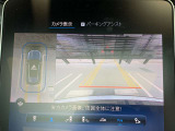 ◆パーキングアシストリアビューカメラ◆リバースに連動し、車両後方の映像をディスプレイに表示。バック時の運転操作をサポートします。