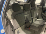 MINIを熟知したメカニックによる、100項目の納車前点検。ドイツ本国と同様の教育・訓練を受けたBMW専門のメカニックが、360度によるポイントを徹底的に点検、整備致します。