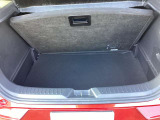 トランクボードの高さが変更できますので、荷物の大きさでトランクの高さが変更できます。簡単ですが、かなり便利です。