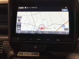 8インチディーラーオプションナビとなっております。インターナビも対応しているので日本全国おでかけすることができます!