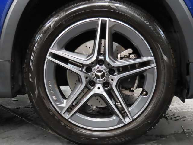 メルセデス・ベンツ GLB GLB200d 4マチック AMGラインパッケージ