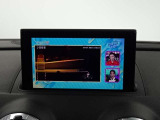 フルセグのTVチューナーが装備されておりますので、渋滞の中やご家族の送迎の待ち時間などでも退屈することなくお過ごし頂けます。