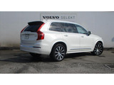 VOLVOの安全機能は前方だけではなく後方も監視しています。