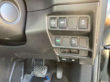 運転席右側には各種スイッチがあります!