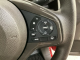 ハンドルにHondaセンシング系のクルーズコントロールやレーンキープアシストなどのスイッチが装備されています。ハンドルから手を離さず安全に操作できます。
