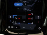 Google搭載によりさまざまな機能をハンズフリー操作できます。フロントにはシートヒーター&シートエアコン、ステアリングホイールヒーターを装備!北欧スウェーデン発祥のブランドならではのオプションです。