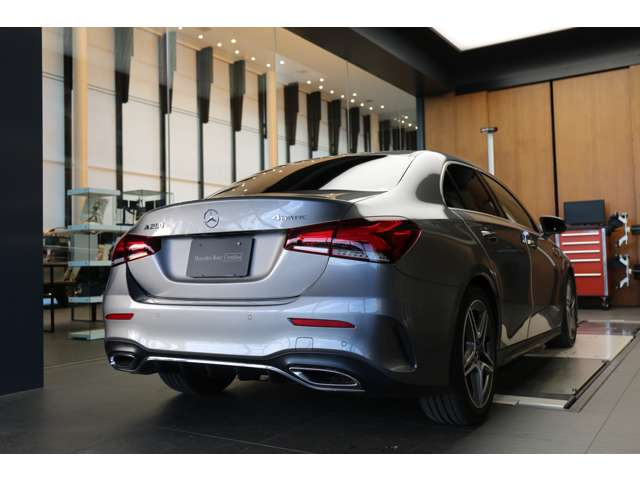 中古車 メルセデス・ベンツ Aクラスセダン A250 4マチック AMG