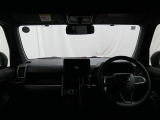 見通しのよいすっきりとした視界で、誰でも運転しやすいです。運転のしやすさは疲れにくさにも繋がりますよ♪