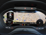 スピードメーターとナビが一体化することで運転時の視線の移動が減り、安全性を高めてくれます。