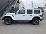 お客様の大切なお車を責任をもって整備いたします。JEEP岡山では厳選したお車を常時展示しております。