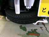 スペアタイヤ積み込みです