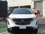 ◆LEDヘッドライト◆ハロゲンランプの約2倍の光量でより明るく遠くを照らします。視認性・長寿命・省電力に優れ、スタイリッシュな白色光が魅力!シグネチャーLEDポジションランプが施錠時、解錠時に点灯!