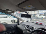 当店ではオークションにて厳選仕入れを行っています。内外装ともに綺麗なお車を多数揃えています。