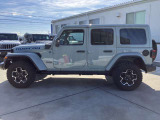 Jeep通はモデルコードで呼びます。Jeepには名前を変えずに進化してきたモデルはいくつもあります。その為、モデルはモデルコードによって呼び分けられています。