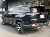 オリジナル4x4ブランドとしての誇りと自信、そして進化の伝統。4x4性能、デザイン、品質。本物とはJeepの全てであり、追い求めるさらなるたかみでもあるのです。