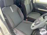 運転席はくつろぎのプライベート空間! 車内をクリーニングしてお待ちしております!