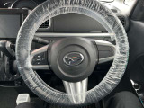 ハンドルも操作性良好です!車内もクリーニングしてのお引渡しになります。