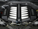 60°V型12気筒エンジンを搭載