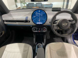 時を経ても深い魅力を放ち続けるMINI。より快適にお乗り頂くために、3つのサポートプログラムをご用意しております。※認定中古車保証は登録日より最長4年間まで延長が可能です。