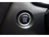 スマートキーを携行していればカギを挿すことなくエンジンスイッチをワンプッシュで始動できちゃいます!いちいちカギを探さなくてよいので本当に“スマート”に乗り降りできますよ♪