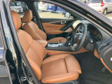 疲れにくいシートで運転も快適です!