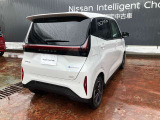 フロントだけでなく、バックソナーも付いてるので駐車時もバッチリ補助してくれます(*^^*)
